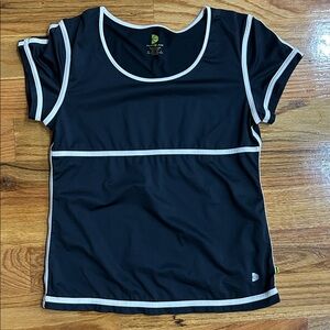 Chic Black and White Women's Muscle Tee